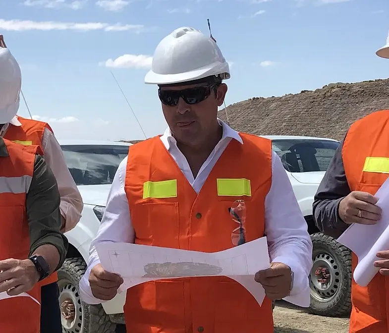 El gobernador de San Juan, Marcelo Orrego, durante un anuncio sobre la soberanía de los recursos mineros.