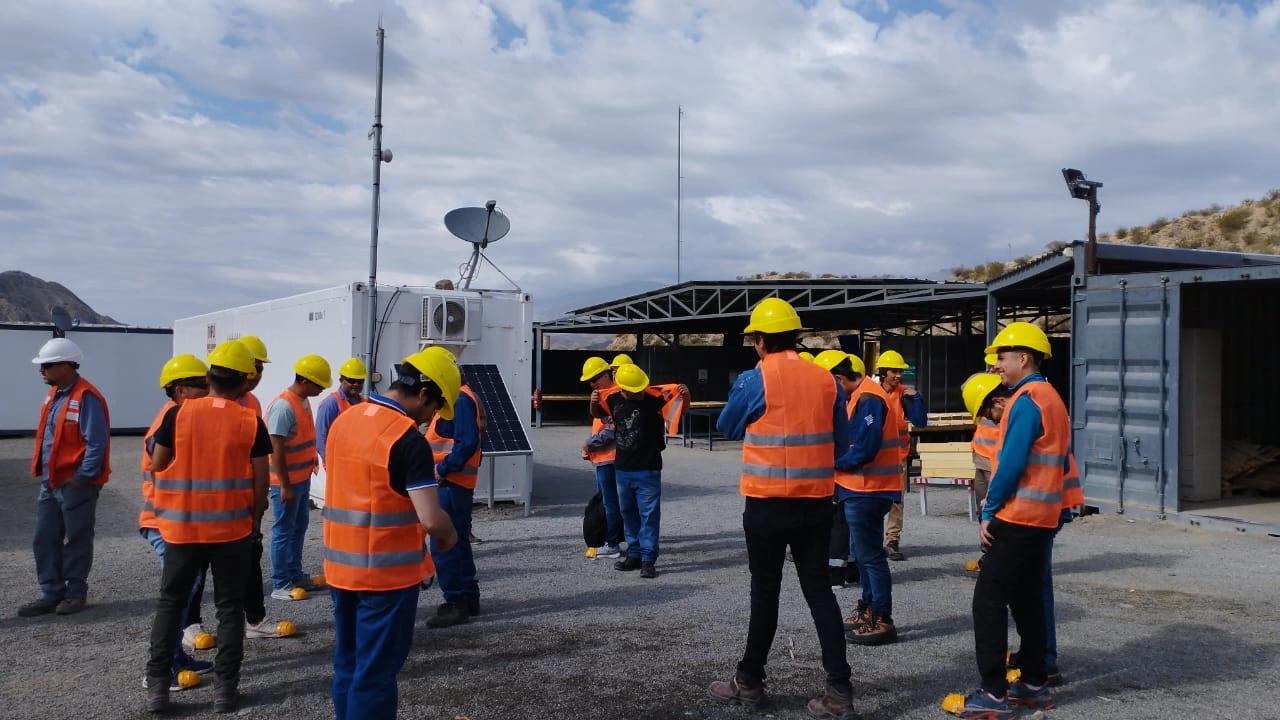 Desocupados en una operación minera