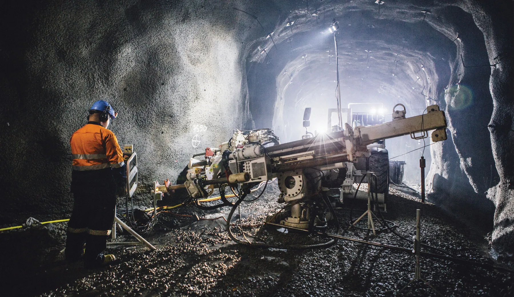 Operación de perforación en una min a subterránea