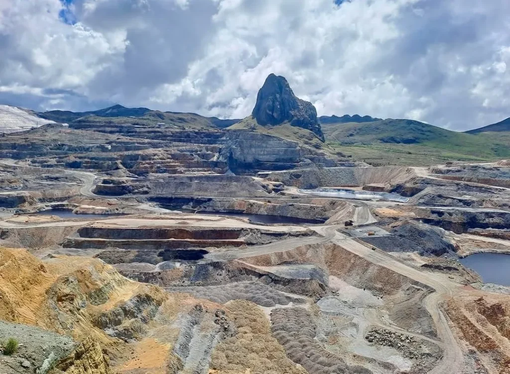 Depósito de oro Lagunas Norte Perú geología de exploración.