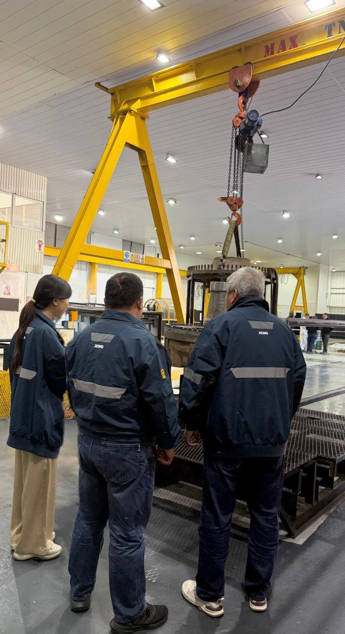 Representantes de XCMG Latam