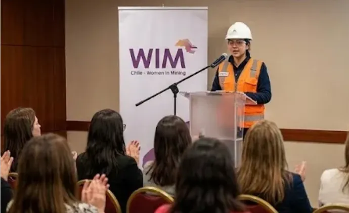 Valentina Muñoz Armijo en evento de Women in Mining Chile.