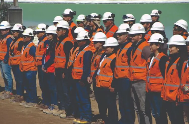 Empleados de EXAR el proyecto donde JEMSE es accionista.