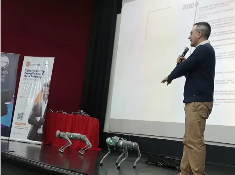 Robot cuadrúpedo autónomo exploración minera inteligencia artificial.