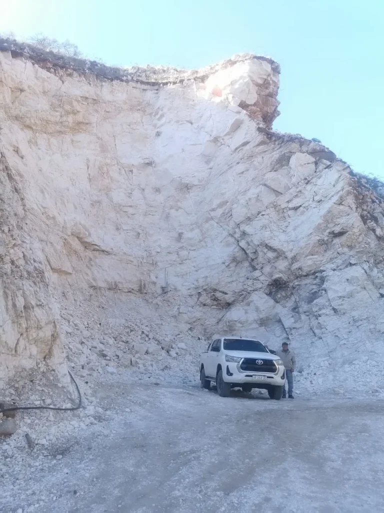 Paulino Villafañe en la mina La Cascada I