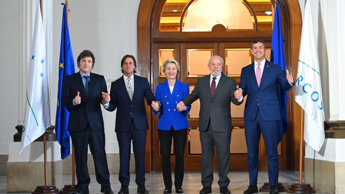 Presidentes miembros de Mercosur , con la presidenta de la UE.