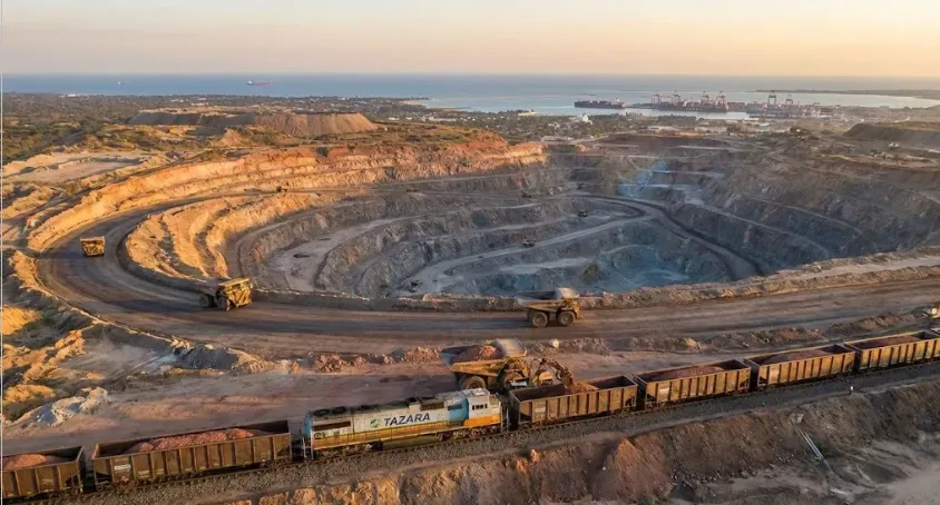 Ferrocarril TAZARA logística minera África hacia Océano Índico. Imagen ilustrativa de ACERO Y ROCA