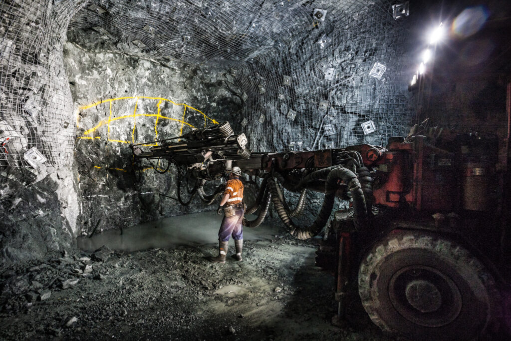 minería subterránea 4.0 con sensores y monitoreo digital.