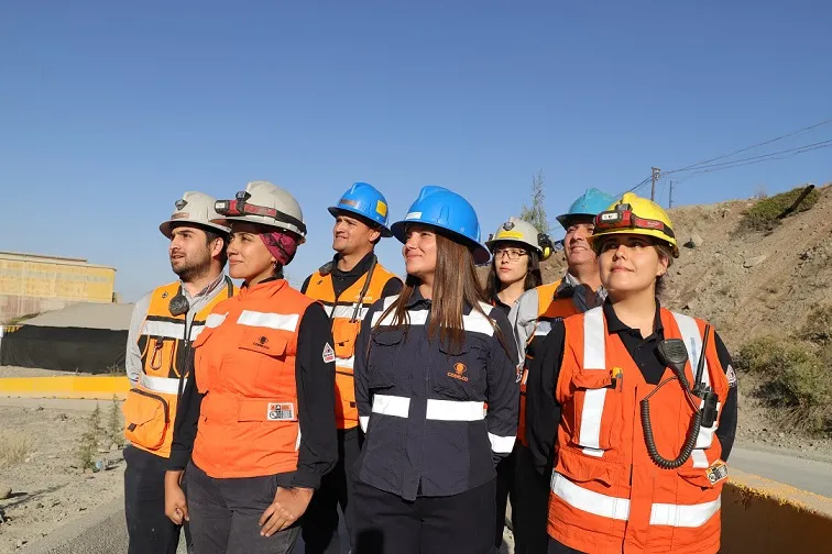 Inclusión de mujeres en la minería chilena 2026.