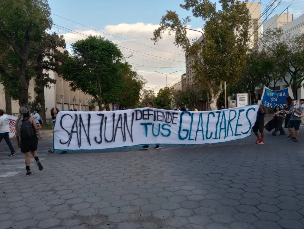 Movilización por la Ley de Glaciares San Juan de la Asamblea Agüita Pura.