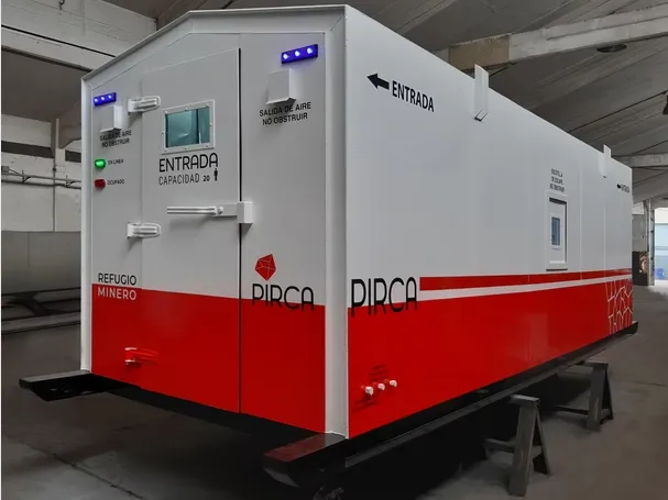 Refugio minero de fabricación argentina marca Pirca.