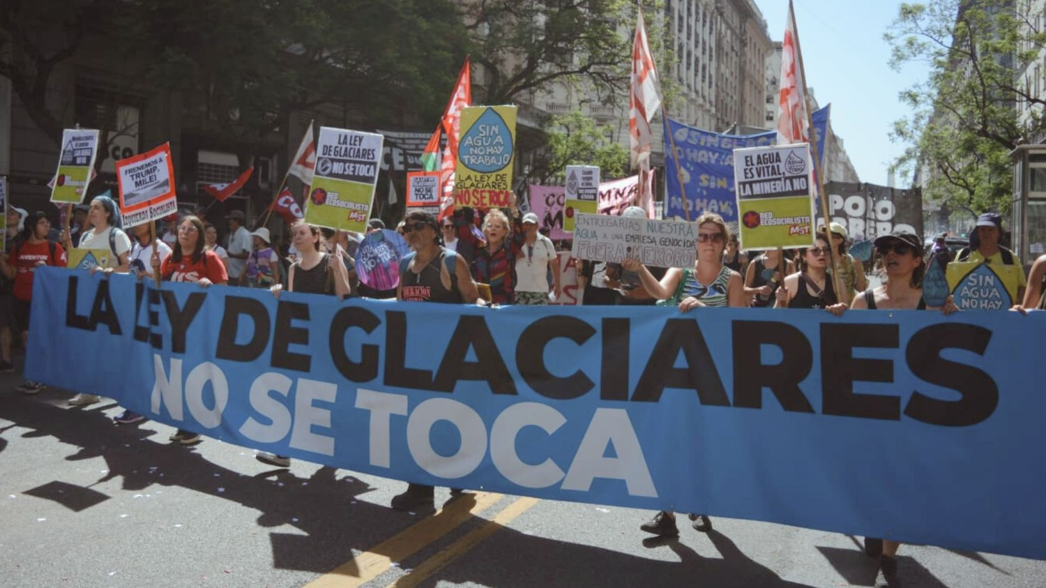 Sectores sociales y políticos en contra de la modificación de la ley de glaciares