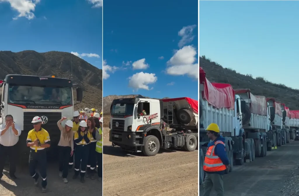Camiones transportando mineral de oro desde mina Hualilán hacia planta Casposo en San Juan.