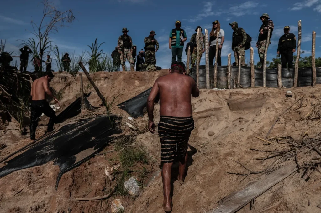 Devastación por minería ilegal en Madre de Dios, Perú. Imagen: OjoPúblico / Aldaír Mejía.