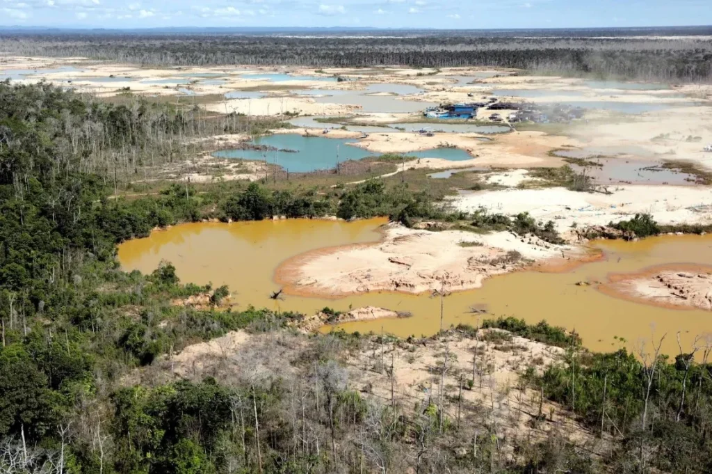 Imagen satelital o aérea de deforestación por minería ilegal en el Amazonas .Imagen: Guadalupe Pardo/Reuters.
