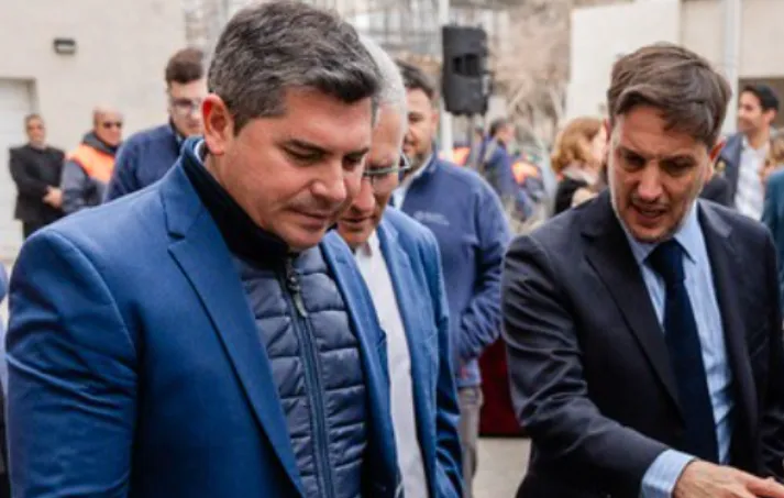 Reforma laboral y minería. El gobernador Marcelo Orrego y el ministro Juan Pablo Perea en un acto oficial.