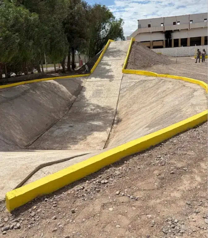 Imagen de ACERO Y ROCA Pista modelo que aplica a la capacitación para la formación de conductores profesionales con preparación para entornos críticos