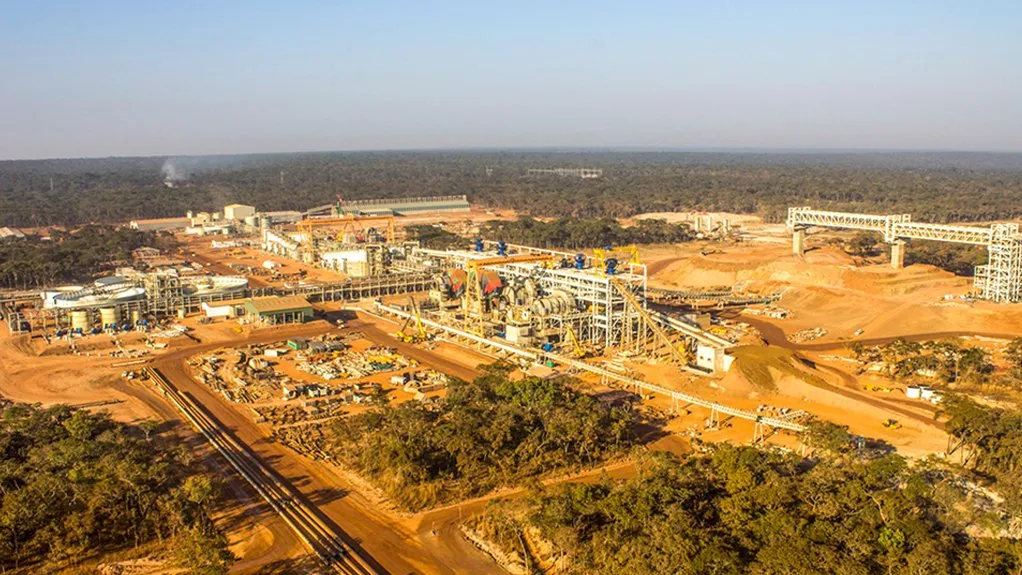 Planta minera de First Quantum y resultados financieros First Quantum 2025.