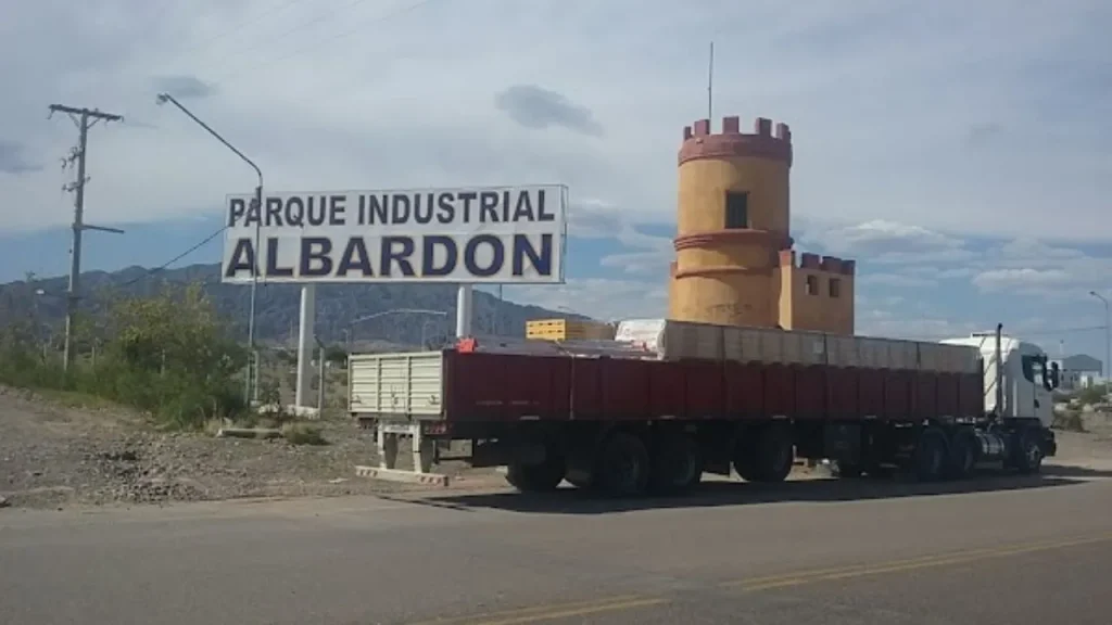 El ingreso al parque industrial de Albardon