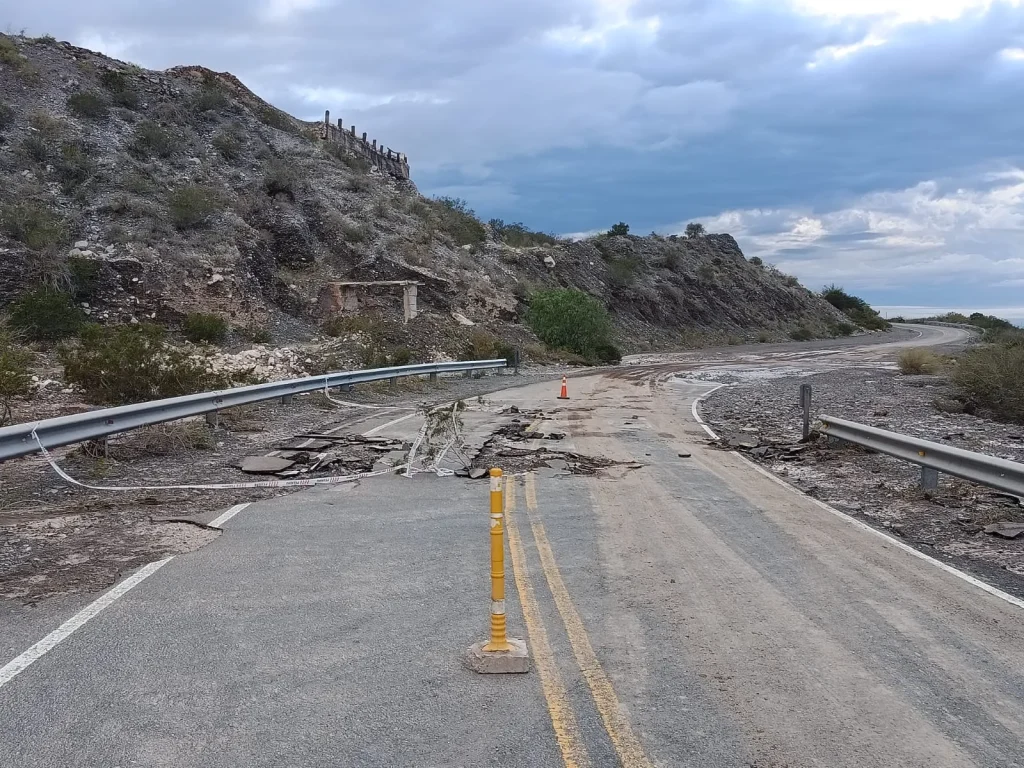 RN153, hace unos días, destruída por la lluvia en San Juan