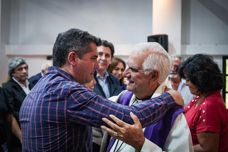 Marcelo Orrego con la iglesia
