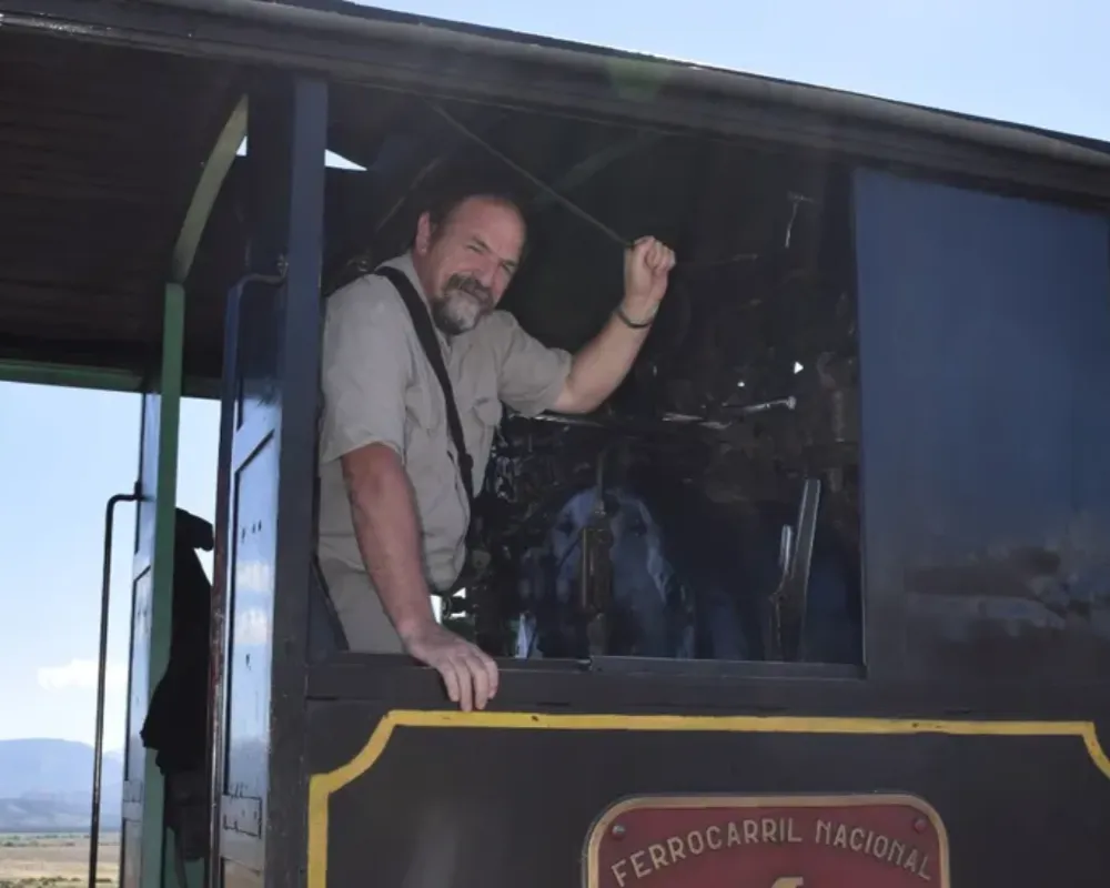 Investigador Daniel Pomba, autor de la obra sobre el ferrocarril minero en San Juan.