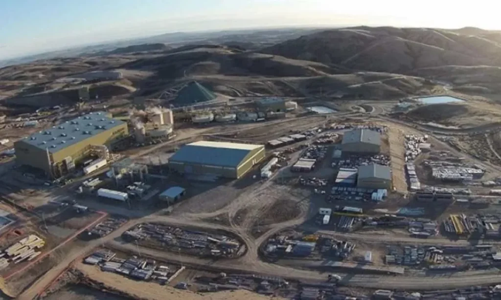 Vista aérea del complejo minero Cerro Negro en la provincia de Santa Cruz.