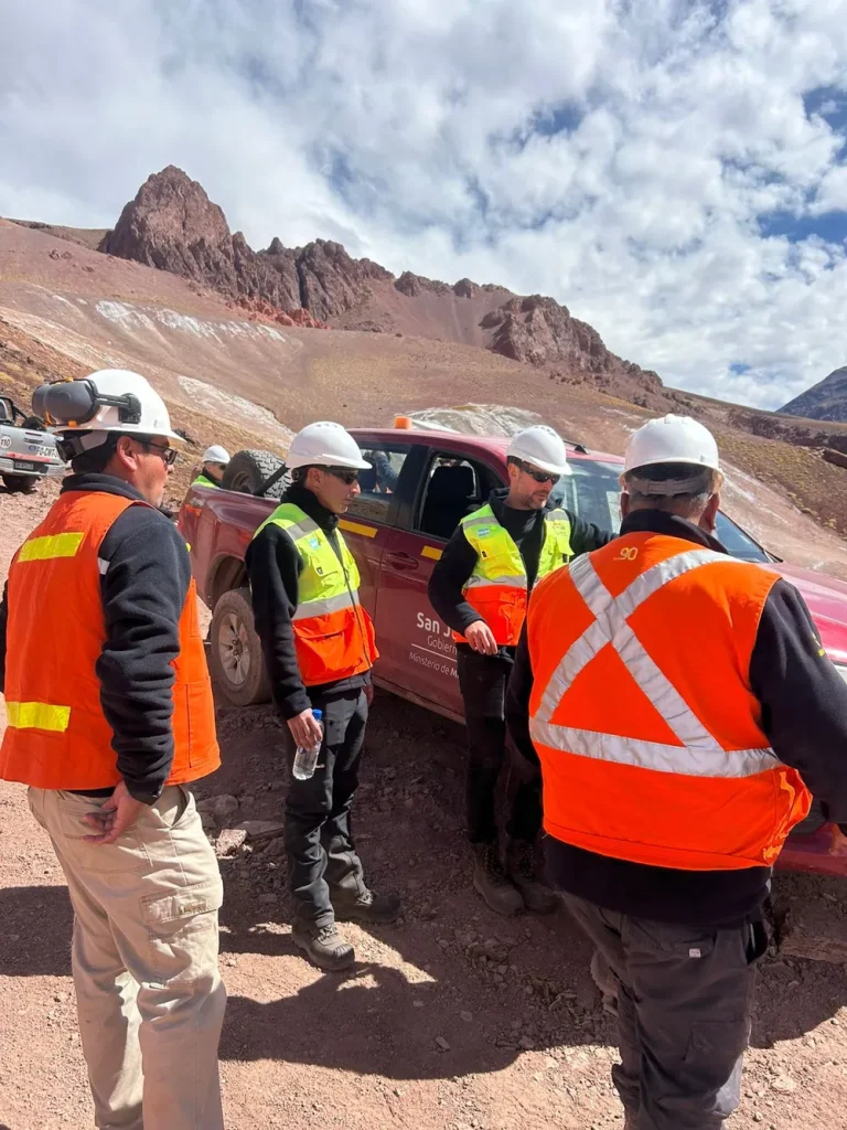 El fiscal Iván Grassi liderando la comisión especial del Ministerio Público Fiscal en el proyecto minero Los Azules.