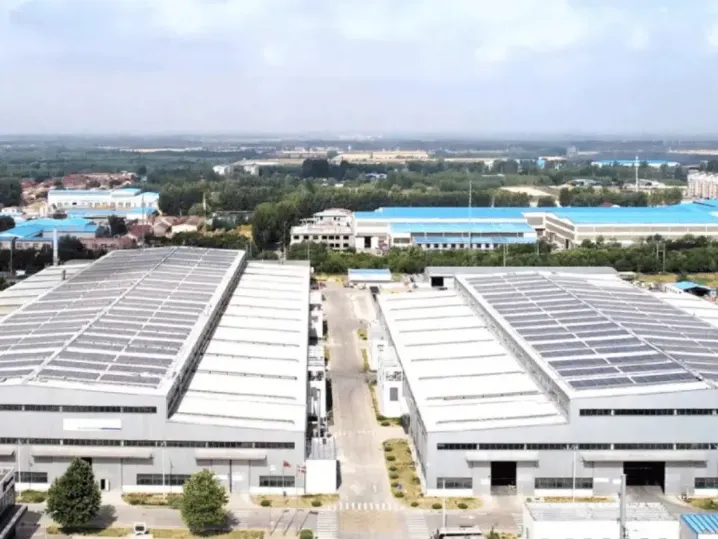 infraestructura de una planta de procesamiento de minerales de la empresa FLS.