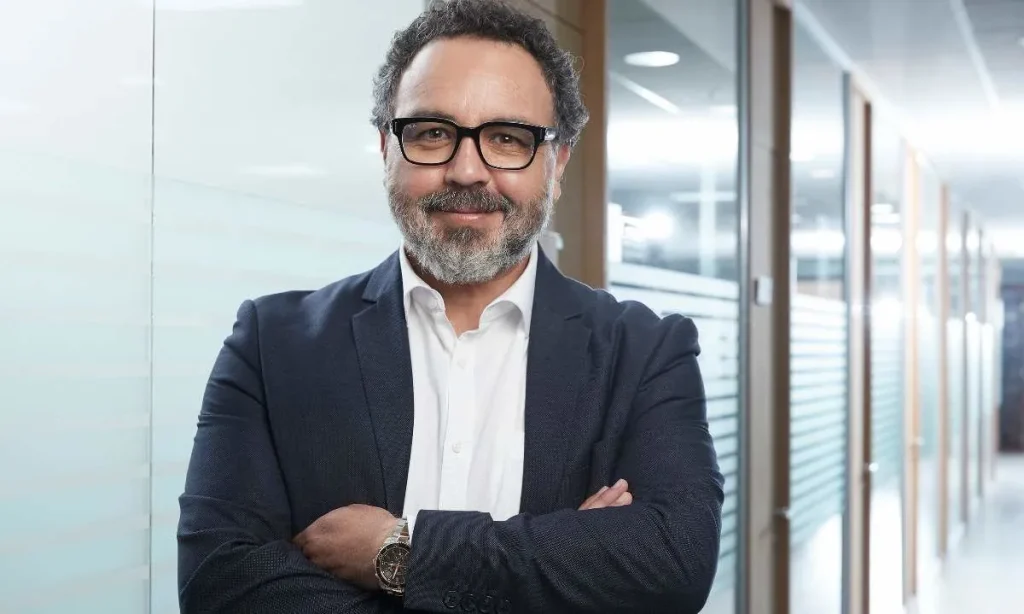 Quispe Arancibia, vocero de FLS para Latinoamérica, durante el anuncio de inversión en San Juan.