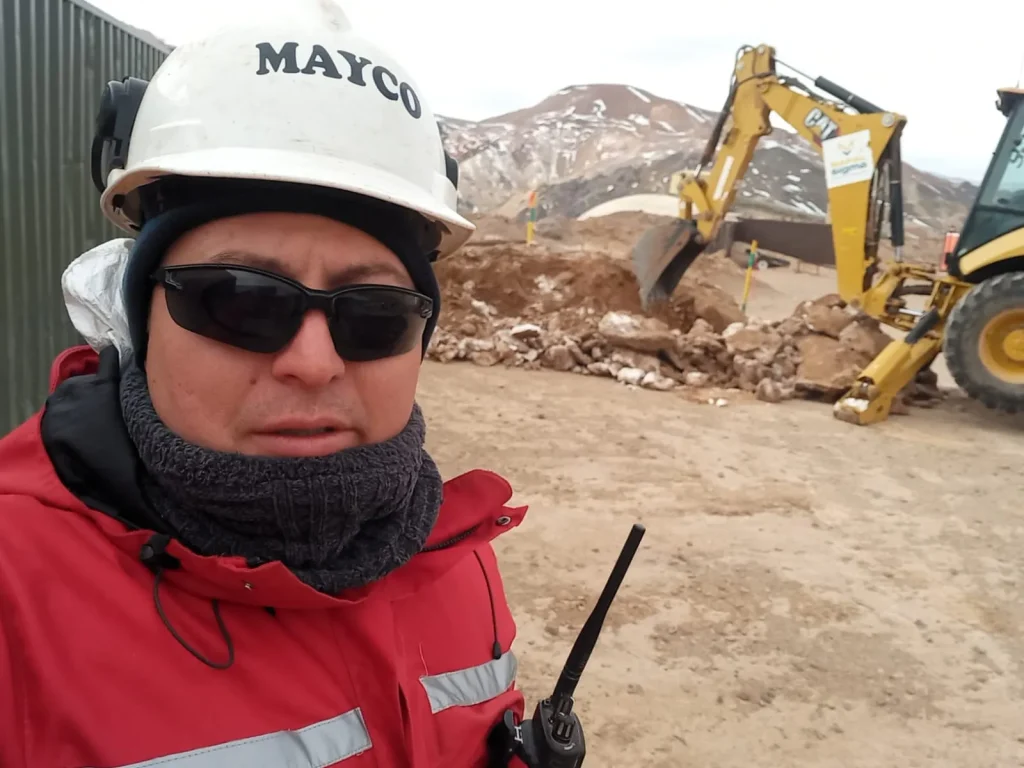 Mayco Díaz, es albañil y hace 4 años que no puede volver a insertarse en el sector minero. Hoy trabaja, pero espera con ansias poder tener un trabajo minero. 