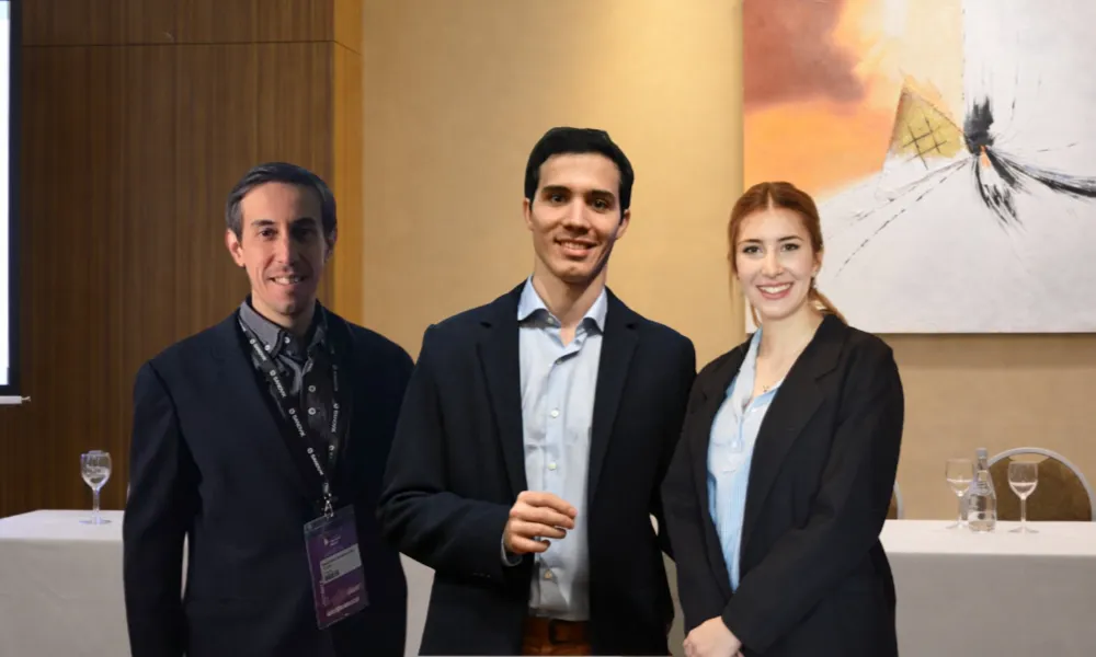 Guillermo Ortiz junto a sus co-fundadores: Ing. Mauro Diamantino (izquierda) director de ingeniería y Agostina Pelliza, directora de marketing.