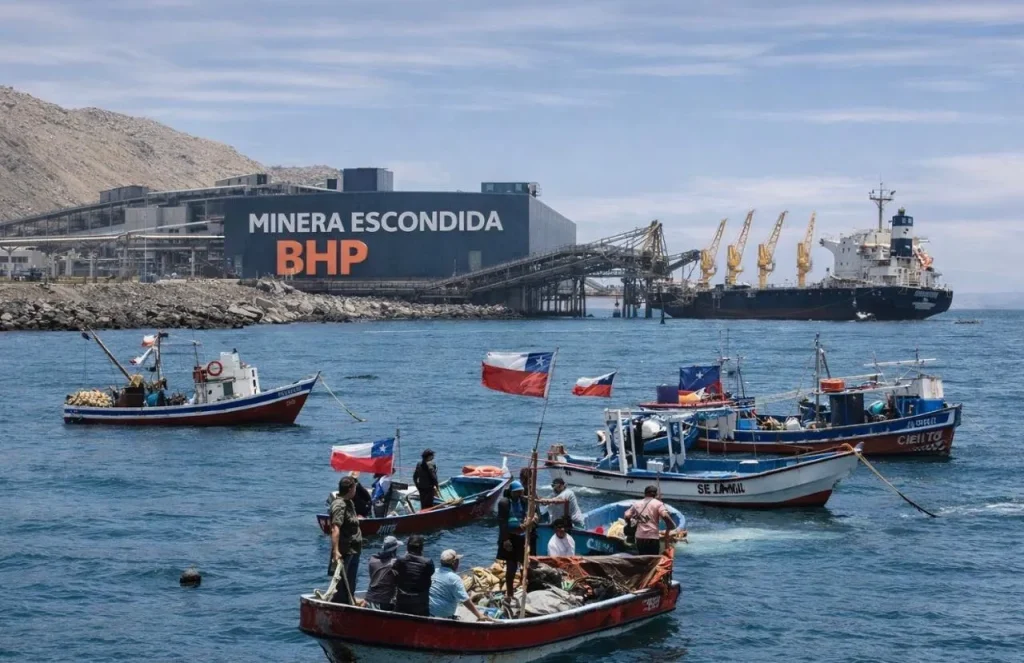 Pescadores artesanales de Antofagasta manifestándose por la contaminación del borde costero.