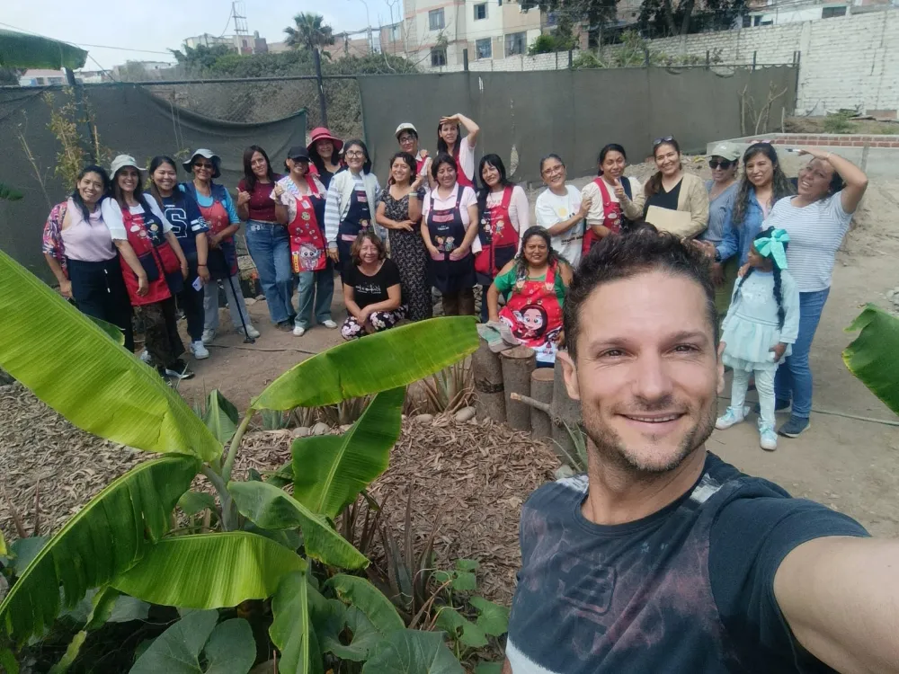 Biohuerto escolar con madres