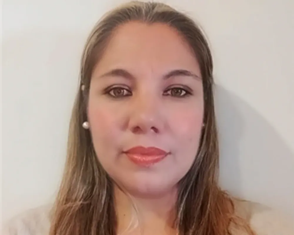 Retrato de Dra. Gabriela Torres, secretaria del comité organizativo del XXIII Congreso Geológico Argentino