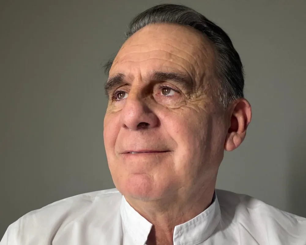 retrato de Dr José Luis ahumada, director médico de EMA SALUD. Centro Médico Libertador.