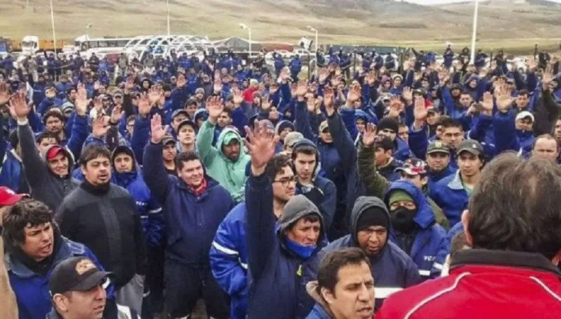 Trabajadores del sector petrolero desocupados.