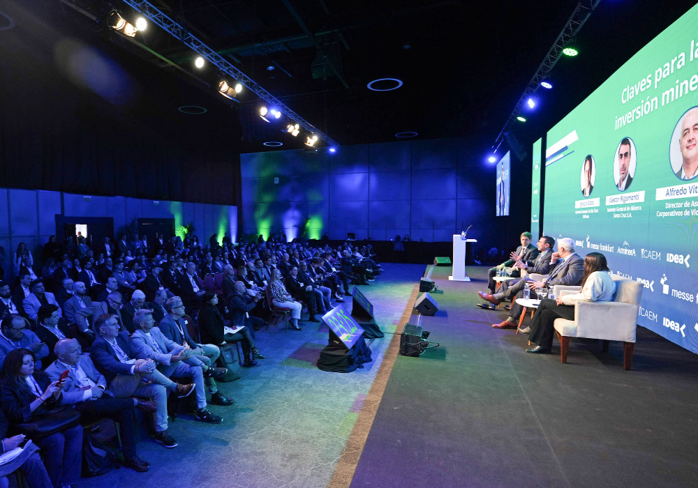 Durante la Arminera 2025 miles de personas se reunieron para escuchar a especialistas del sector como así también generar deba