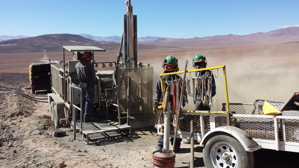 operarios de Cono Sur Drilling.