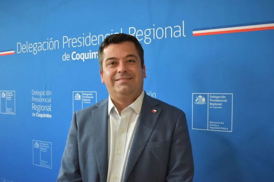 gerente Retrato corporativo de Ignacio Pinto analizando la salida logística por puertos chilenos de los 34 proyectos mineros de San Juan.de CORMINCO, Ignacio Pinto