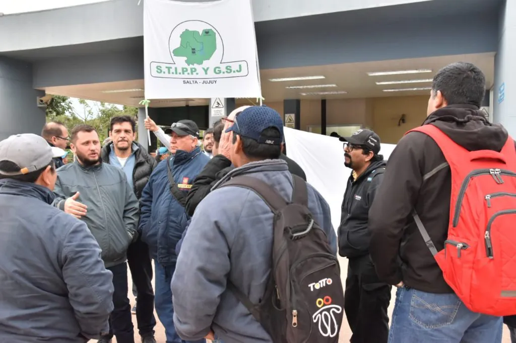 Gremio de petroleros y pymes salteñas empleo minero noa litio.