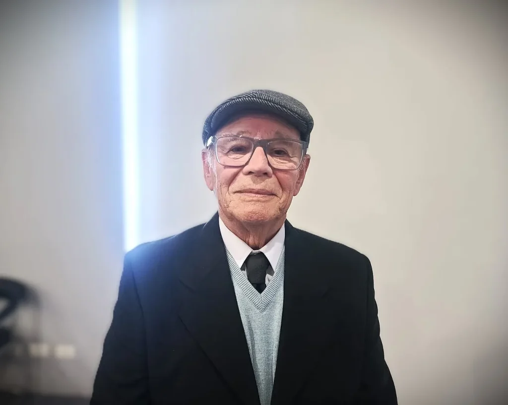 Dr Miguel Novoa.