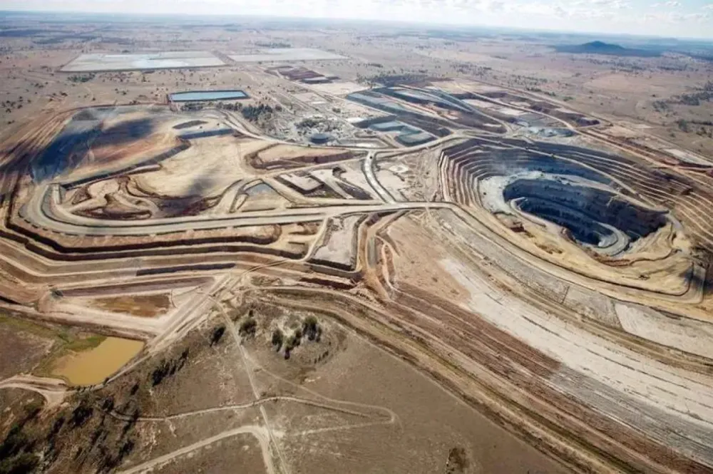 Operaciones y tareas de exploración minera en proyectos metalíferos de Río Negro.