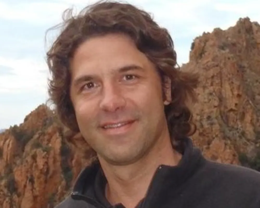 retrato de diego guido director del Instituto de Recursos Minerales (INREMI)