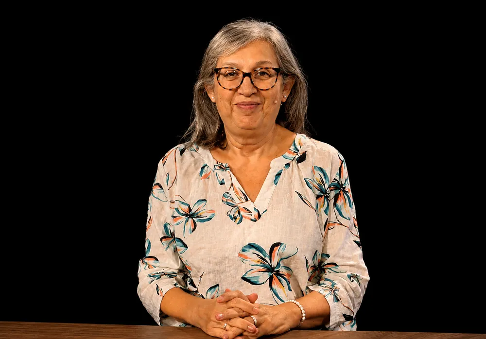 Retrato de la economista Gabriela Lirussi durante su análisis sobre el impacto fiscal del RIGI y las economías regionales.