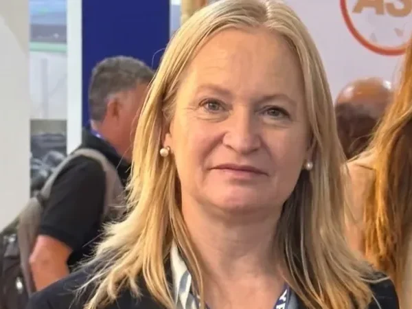 vicegobernadora de Mendoza, Hebe Casado en los pasillos de la Expo Internacional San Juan Minera