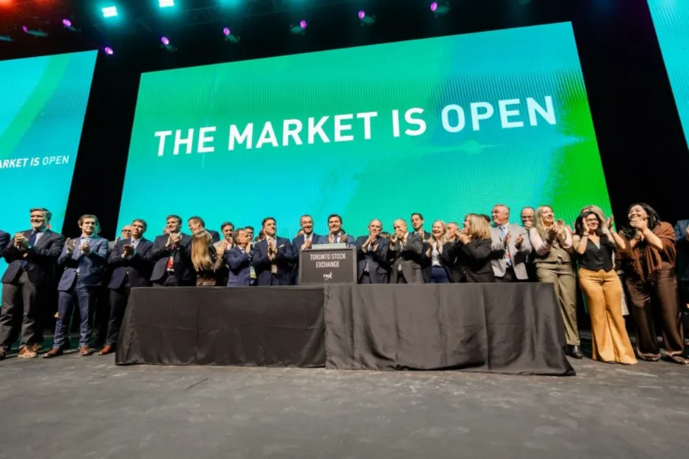 el gobernador Marcelo Orrego participó de la ceremonia “Ring the Bell: TSX Market Opening Ceremony”
