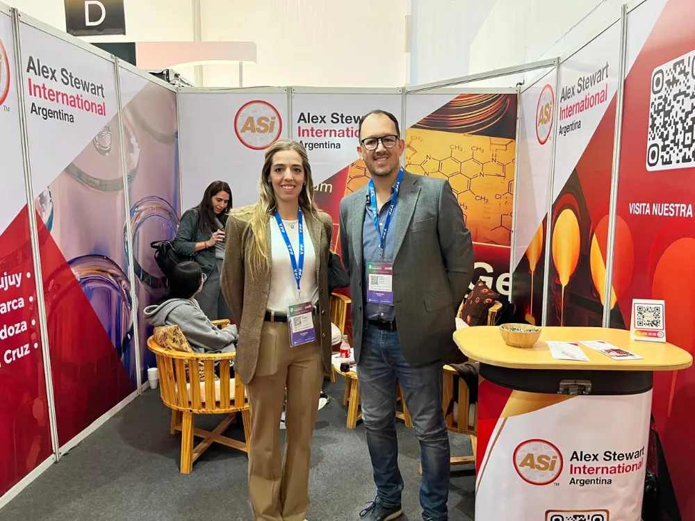 Dana Laura Zingale, analista comercial de Alex Stewart Argentina, durante su participación en Expo Minera San Juan 2026.