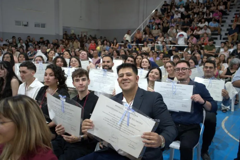 Estudiantes y técnicos vinculados a formación minera y geológica en Patagonia argentina.
