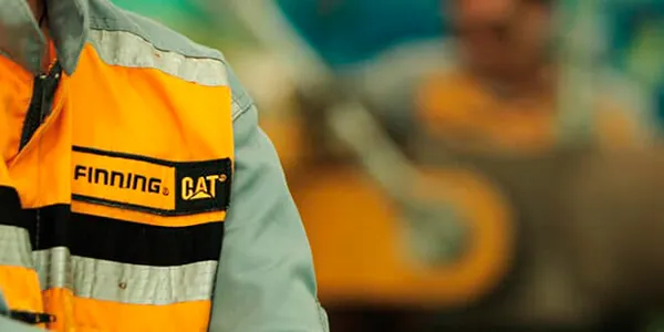 Folleto con ofertas de empleo minero en Finning Chile para mecánicos, supervisores e ingenieros.
